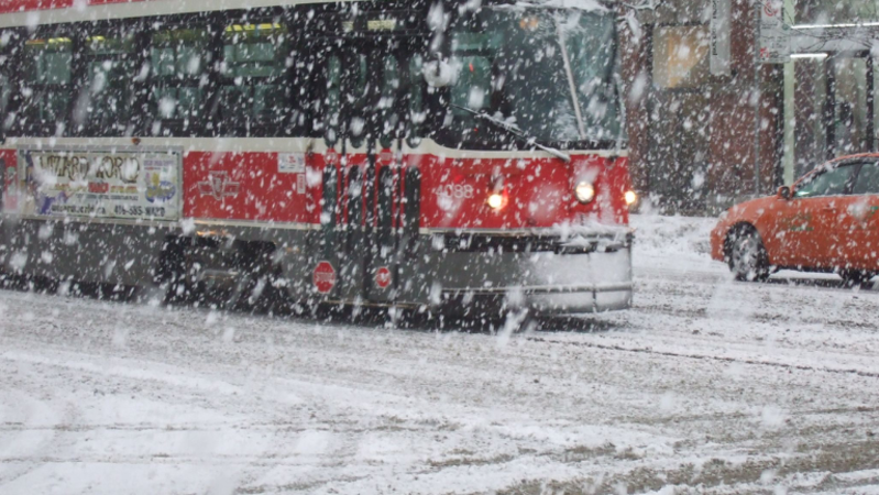 GLOBAL WARMING DEBUNKED! Inches of Snow on Vegas Strip!