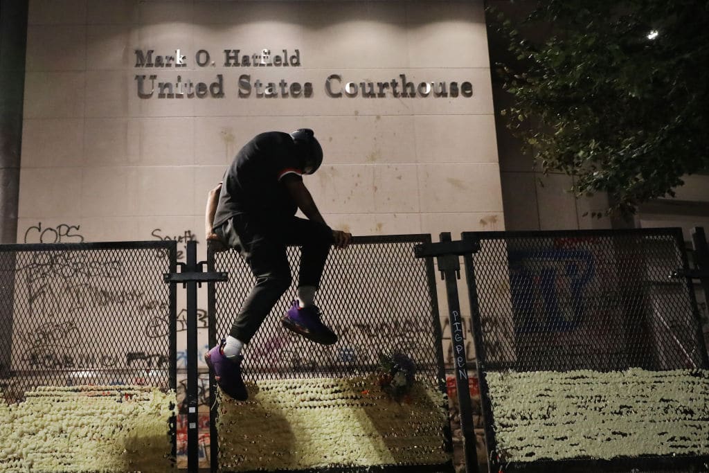 ANTIFA Rioters Force Fences Back Up Around Portland Courthouse Days After Being Taken Down
