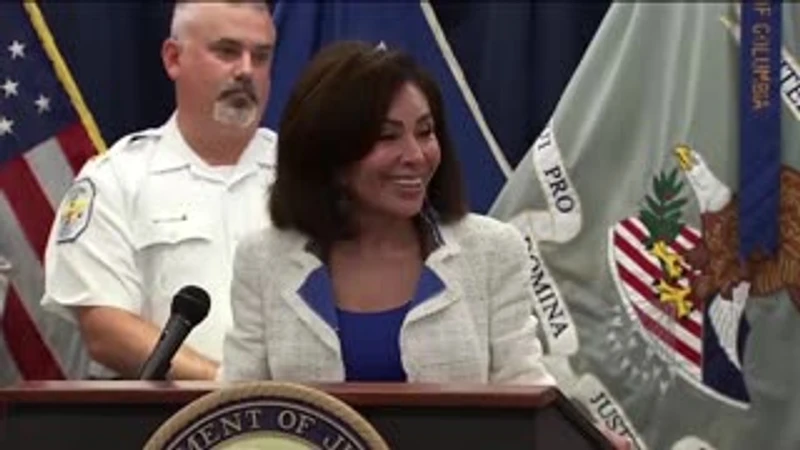 clip-thumbnail_jeanine-pirro-shuts-down-reporter-who-tries-to-hijack-presser-with-j6-question