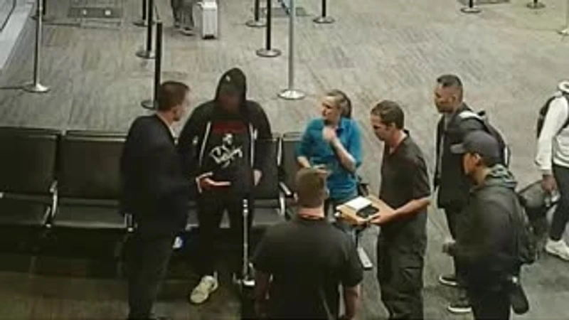 clip-thumbnail_woah-see-the-moment-fbi-agents-swarm-eric-swalwell-at-airport