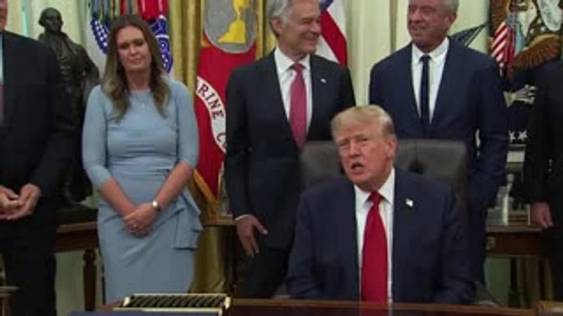 clip-thumbnail_trump-drops-savage-fact-check-on-reporters-whining-about-their-colleagues-getting-banned-from-wh