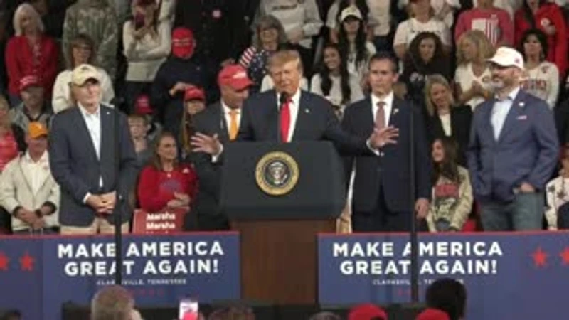 clip-thumbnail_trump-goes-off-script-with-brutal-truth-about-ilhan-omar-and-the-crowd-loves-it