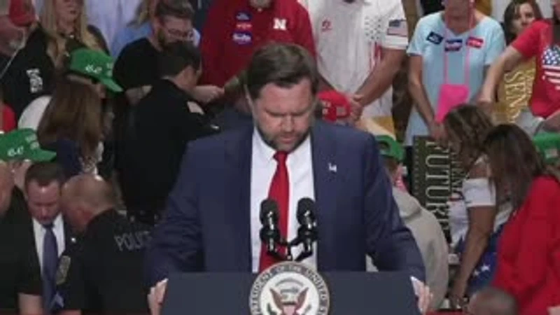 clip-thumbnail_powerful-jd-vance-leads-prayer-after-medical-emergency-in-middle-of-rally