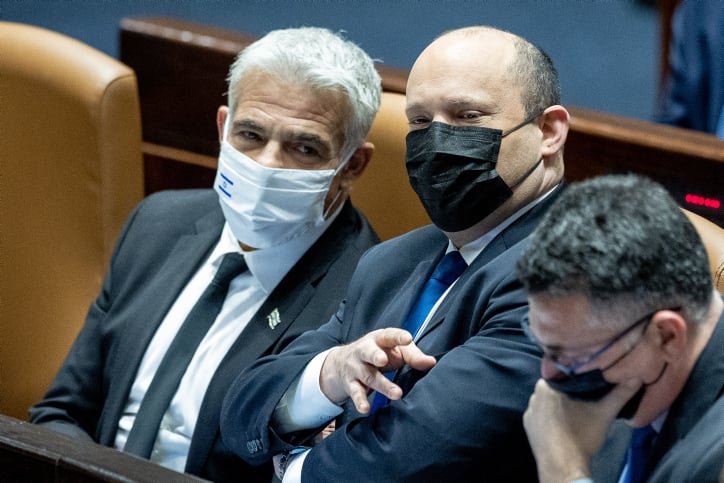 Lapid meets with PA civil affairs minister to discuss ‘political, bilateral issues’