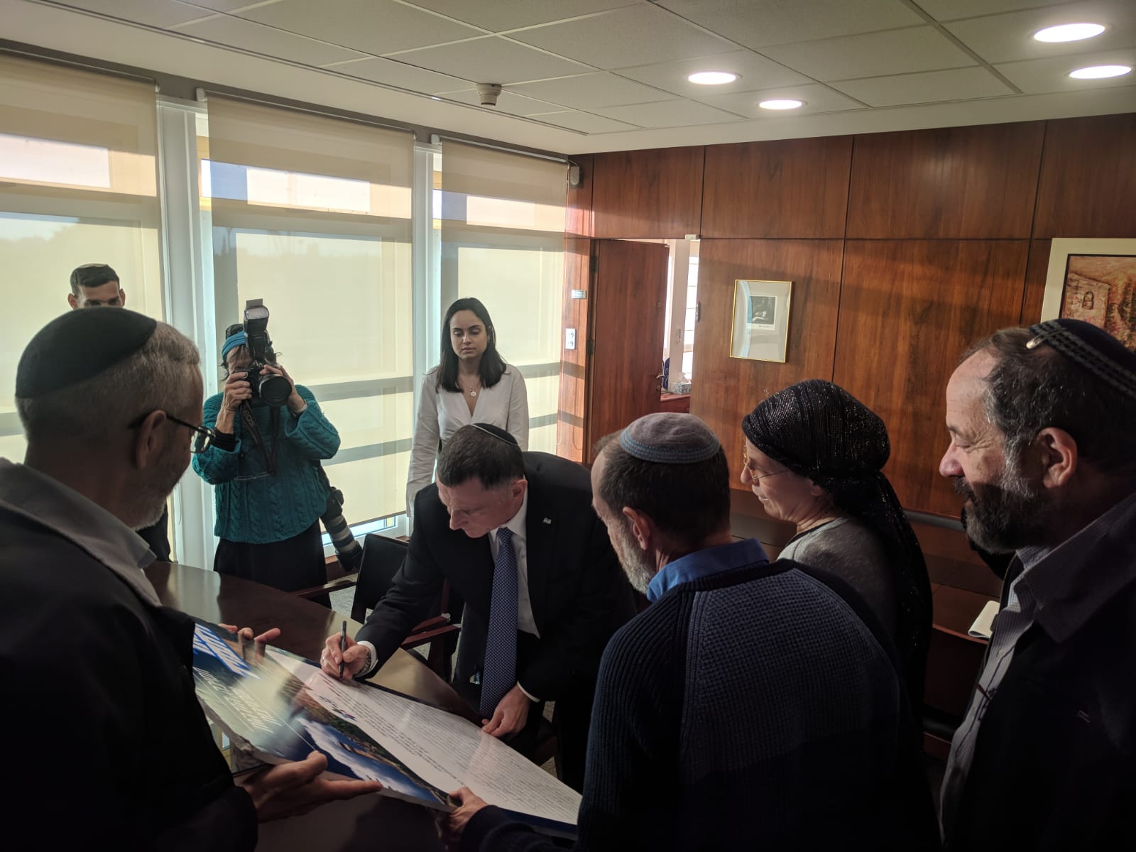 Knesset members, ministers vow to strengthen Jewish solidarity in Hebron