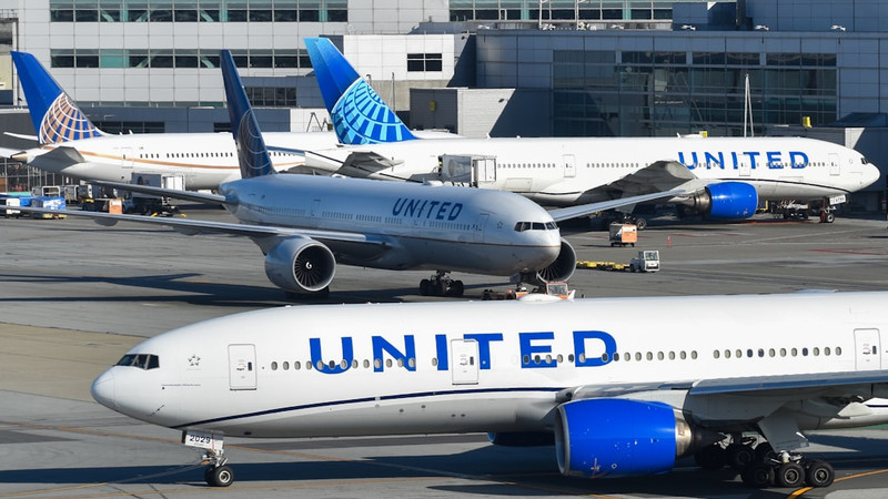 United Airlines resumes flights after tech issue prompted ground stops across the US, causing major travel disruptions