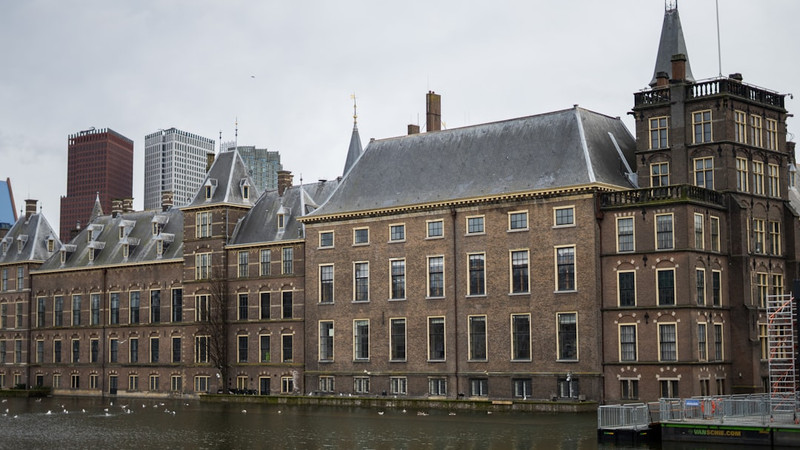 Dutch Regulator Pressures Tech Giants Ahead of Election