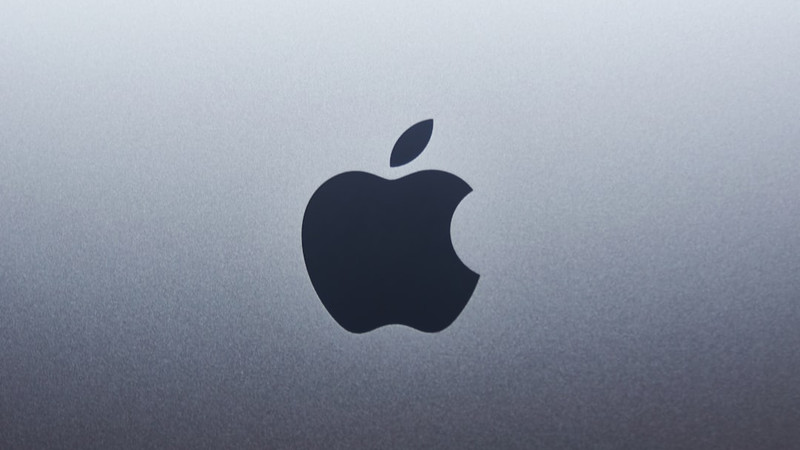 Apple removes ICE tracking apps from its online store over law enforcement safety concerns