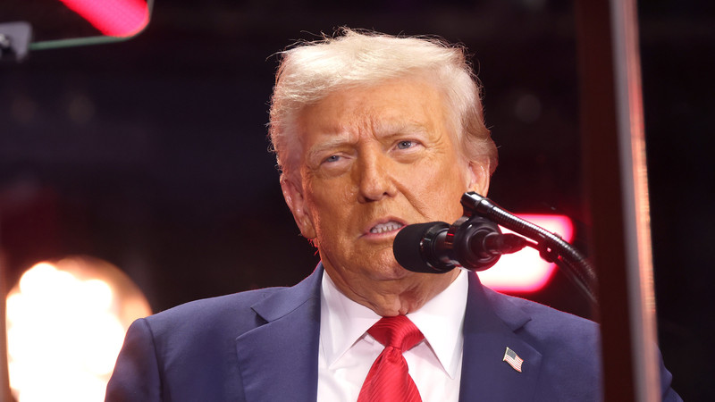 Trump Intensifies Pressure on Health-Care Overhaul