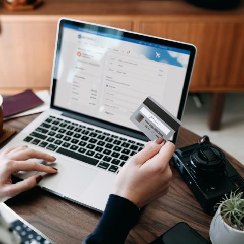 Black Friday spending hits record $10.8 billion online 