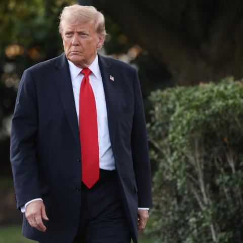 Trump seeks end to corporate quarterly earnings reports