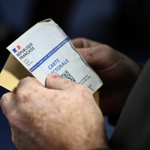 Far-right, centrist parties strengthen positions in French regional voting