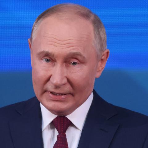 Putin asks Russian billionaires to help fund Ukraine War