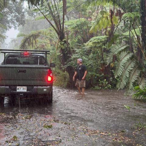 Lala skirts Hawaii's Big Island, downgraded to tropical storm – 1 dead, thousands without power