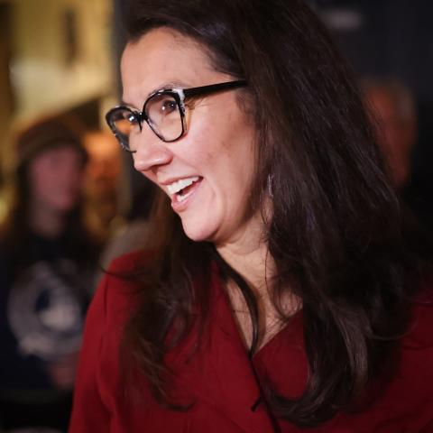 Alaska Democratic Senate candidate Peltola criticized for use of notecards during debate