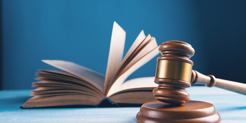 Washington state Supreme Court justice meeting with millionaire’s tax sponsor flags ethical concerns