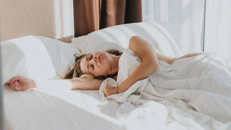 Sleep and Growth Hormone: How Deep Sleep Builds Muscle and Burns Fat 2025