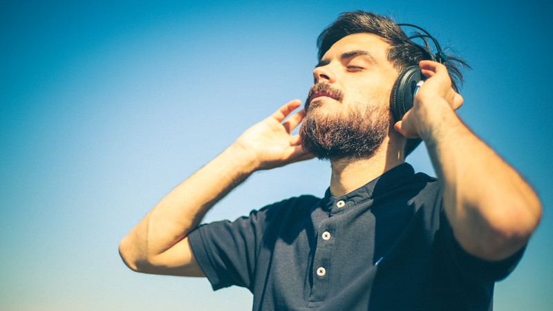 Turn it up: Scientists reveal this type of music helps fight workout fatigue 