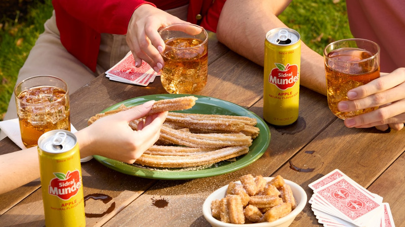 Should You Cut Off Sugar After 8 p.m.? Dietitians Weigh In