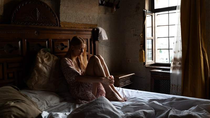 Sleep and Loneliness: The Silent Cycle That Drains Your Health — And How to Break It