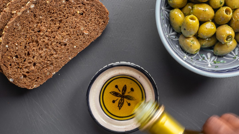 Olive oil and bone broth: Do viral gut health foods actually work?
