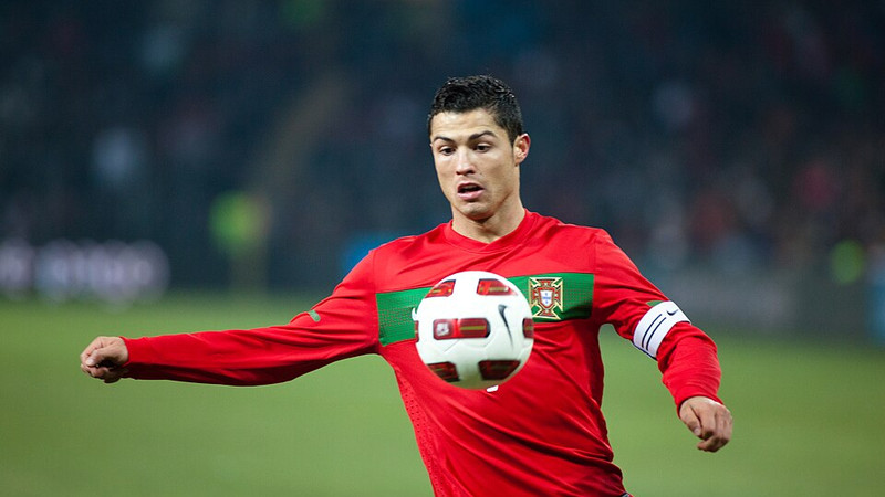 A Fitness Expert Reviews Cristiano Ronaldo’s Workout: How to Adapt It for You