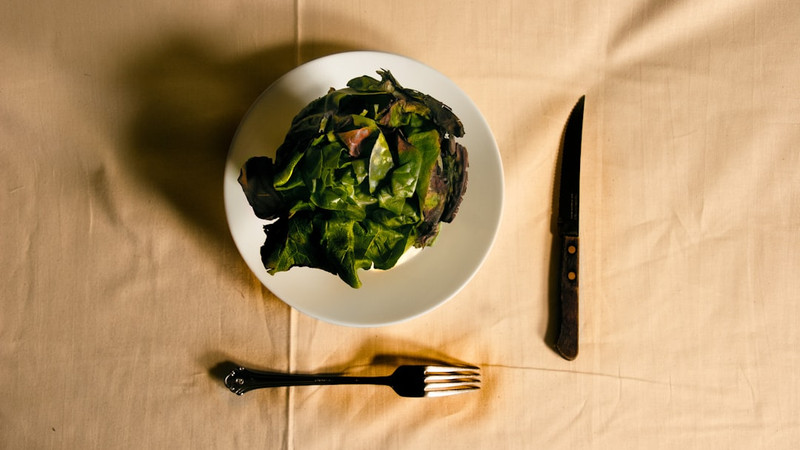 The Health Benefits of Eating Lettuce Every Day, According to Nutrition Experts