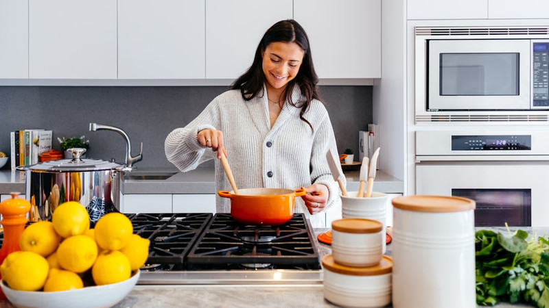 People Following This Dietary Pattern Had Better Cognitive Function & Less Anxiety