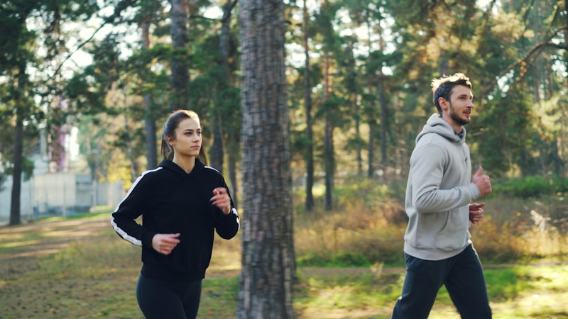 Regular exercisers show distinct metabolic and immune signatures in blood