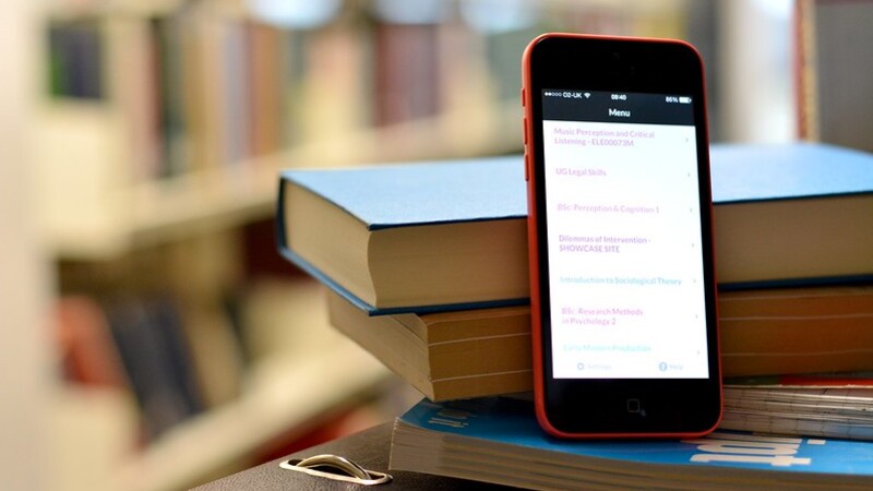 Newsom Calls on California Schools to Restrict Smartphone Use in Classrooms