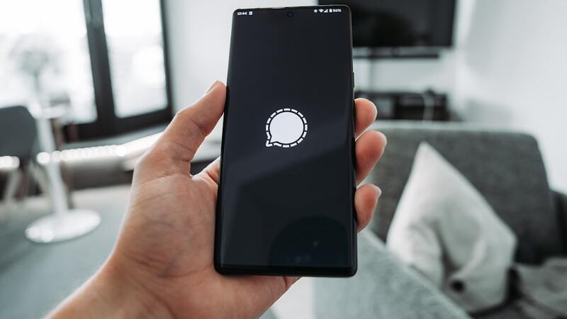 Signal defends app security amid group chat controversy