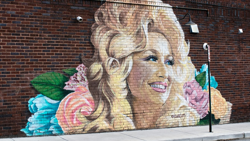 Dolly Parton 'Dealing With A Few Health Challenges'