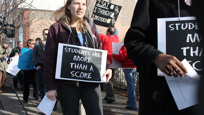 Chicago Public Schools lays off 1,458 workers 