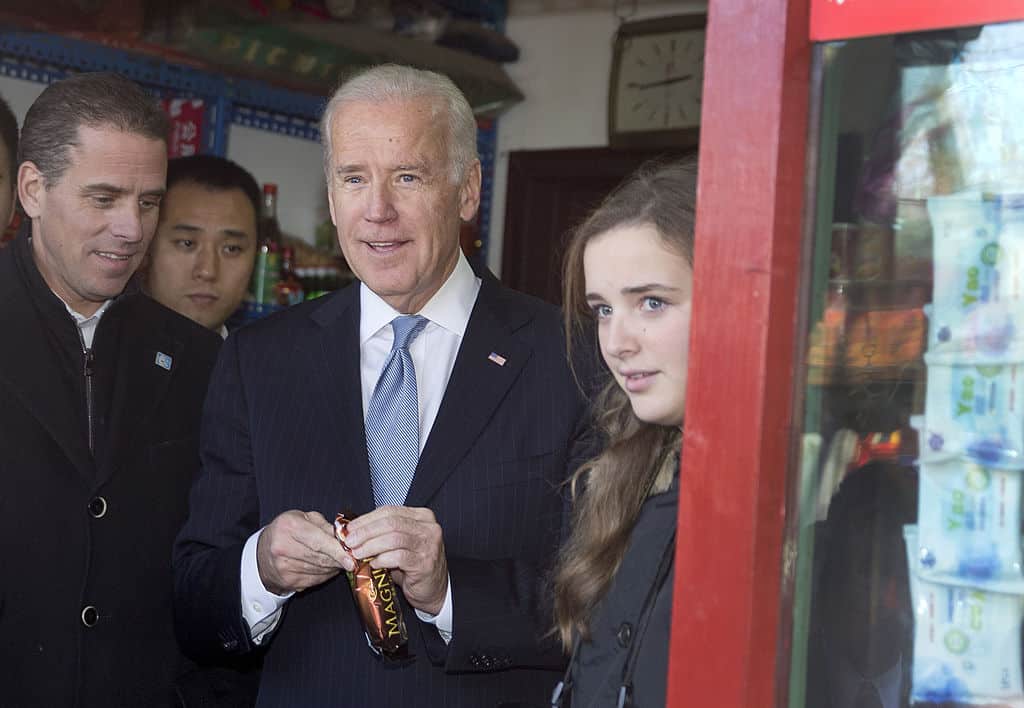 FLIRTATIONSHIP? Frisky Texts Reveal Hunter Biden Relationship with Secretary
