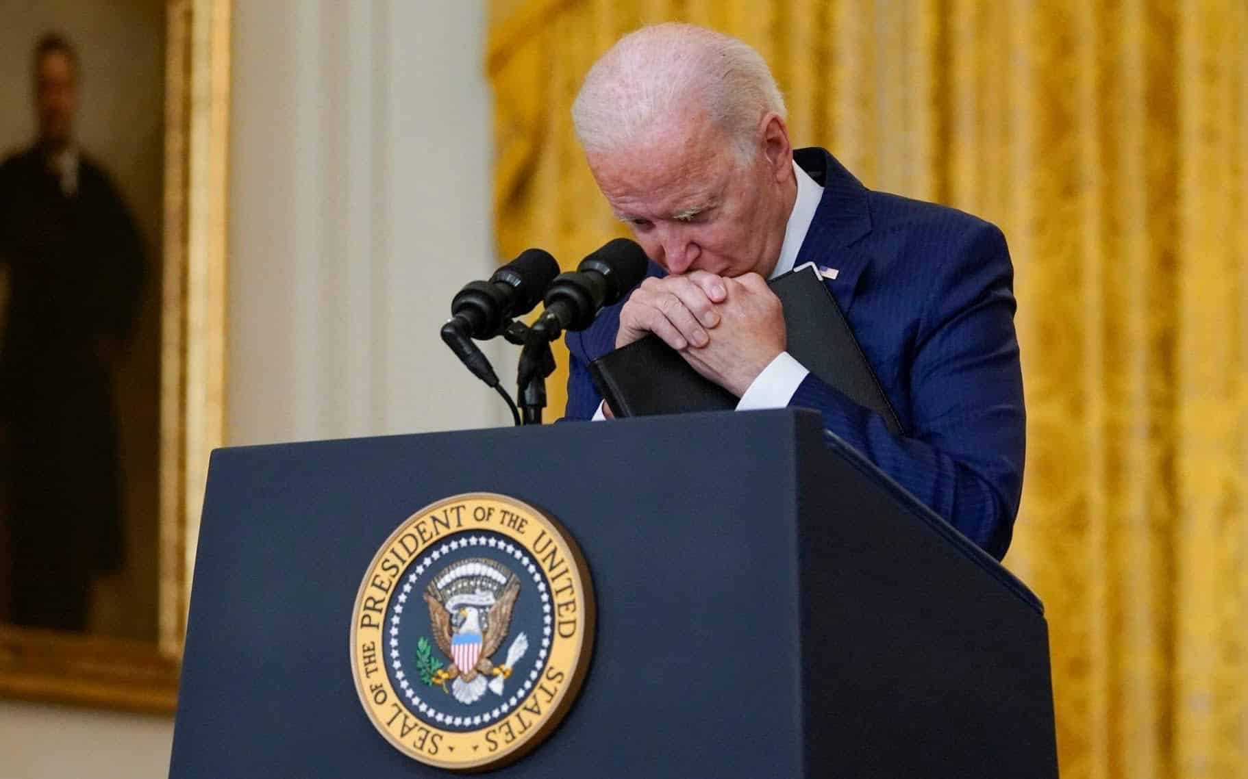 Lawmakers Call on Biden to Resign