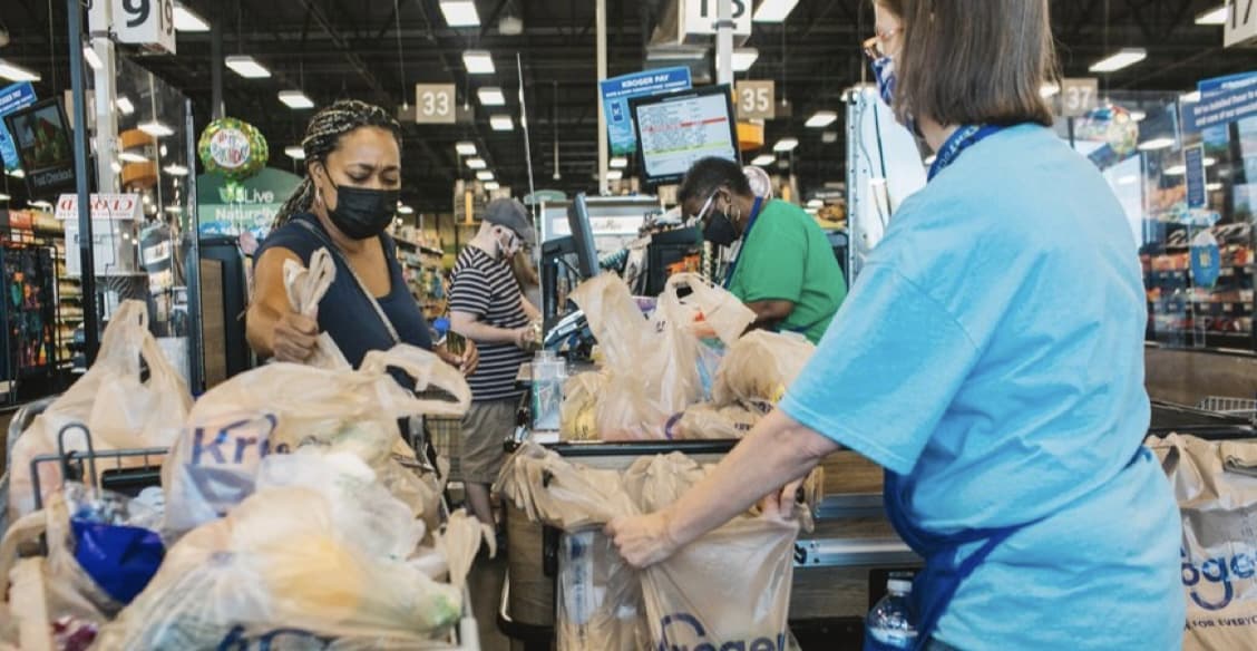 Supermarket Chain Strips Unvaccinated Employees of Benefits