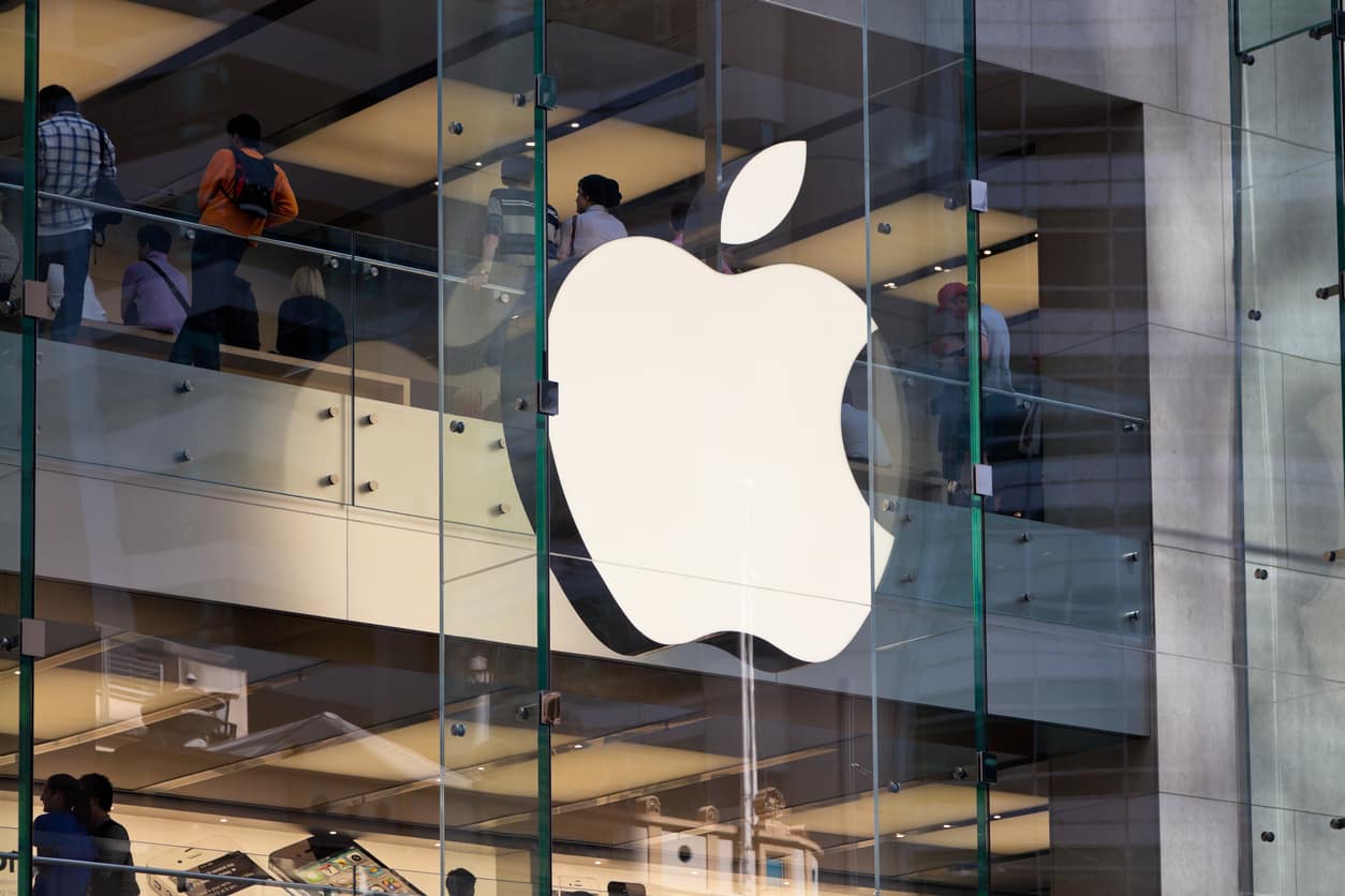 Apple to Require Masks in All Stores Nationwide