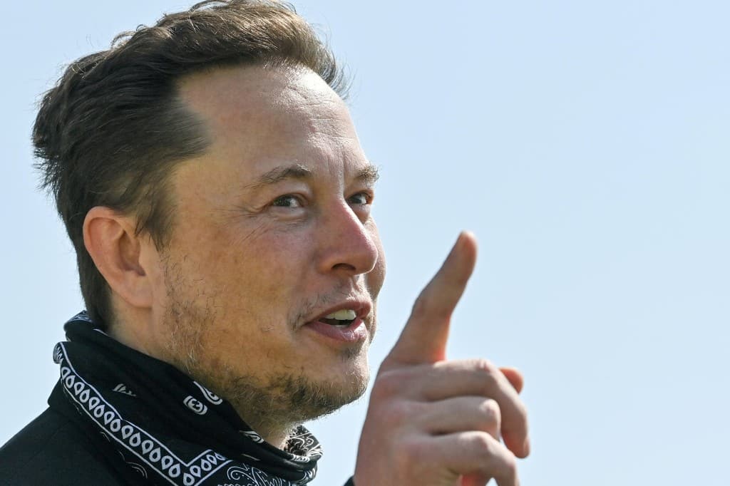 Elon Musk Sells Another $1B in Tesla Shares