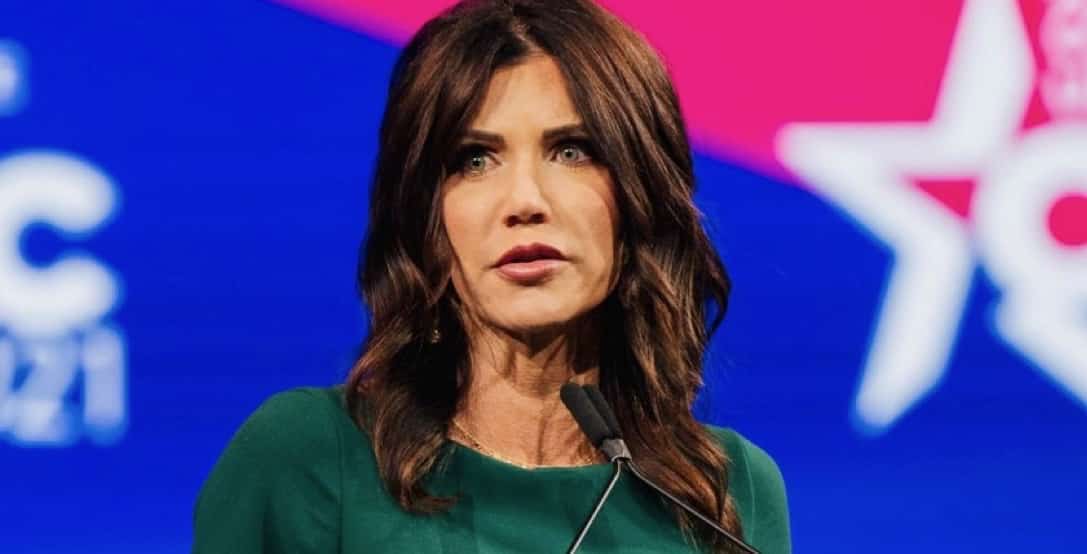 South Dakota Gov. Noem Unveils Bill Allowing Employees to Sue Over COVID-19 Vaccine Mandates