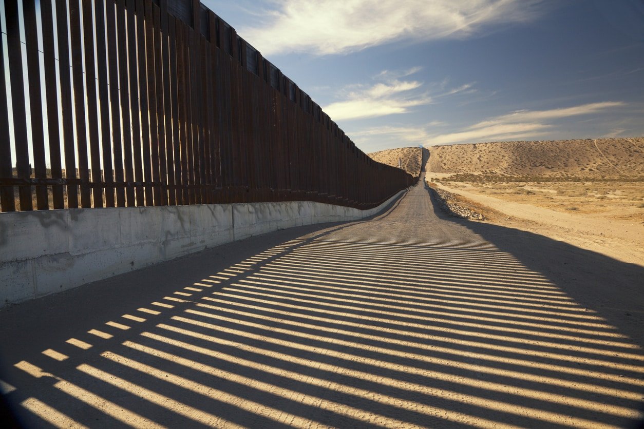 Republican to Introduce Bill Requiring Immigration Officials to Visit Southern Border