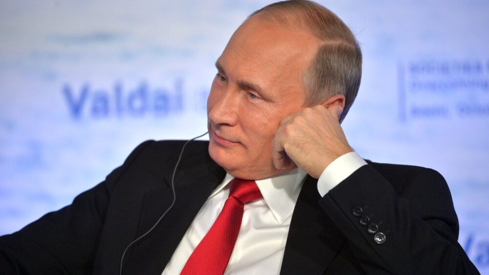 Putin Declares Independence for Ukraine Breakaway Territories