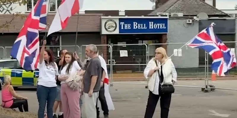 UK hotels housing asylum seekers told to accept migrants who are convicted criminals