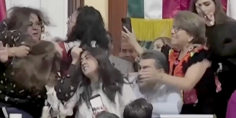 Cat fight in Mexican congress as ladies tussle, pull hair over government accountability