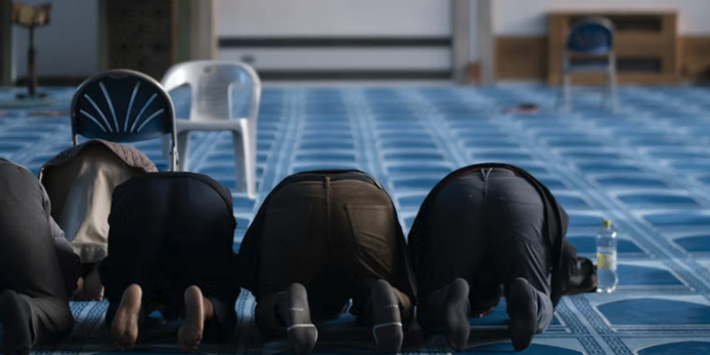 Church of England primary school students made to perform Islamic prayer in class by teacher: report