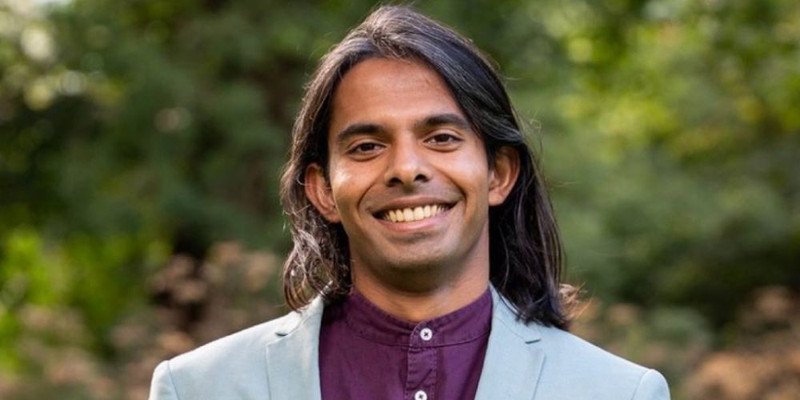 Scottish Green 'nonbinary' student on 3 year visa elected to serve 5 year Parliamentary term—he's fundraising for a new visa