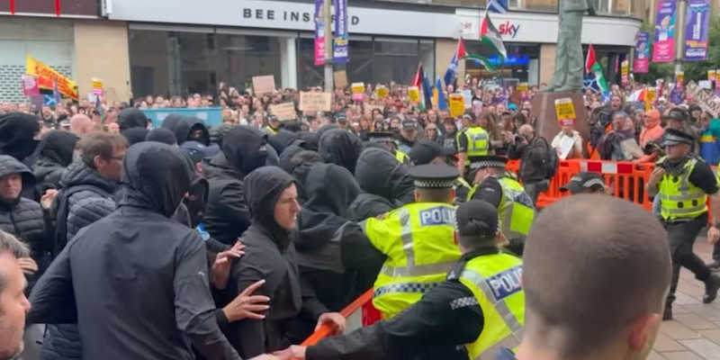 Anti-mass migration protests ERUPT across UK in wake of Sudanese man’s arrest for attempted beheading 