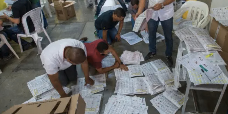 Colombia hand-counts 30 MILLION ballots to secure election results within 3 HOURS