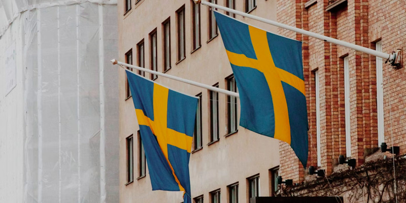 Sweden citizenship grants COLLAPSE to just 98 after tough new immigration rules kick in