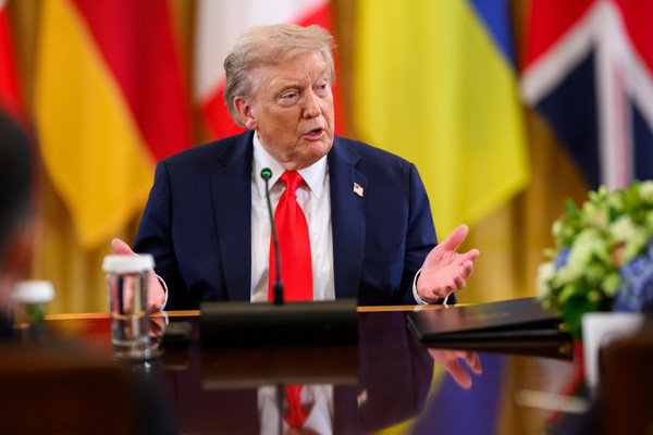 Trump Halted in Bid to Fire Fed Gov. Cook