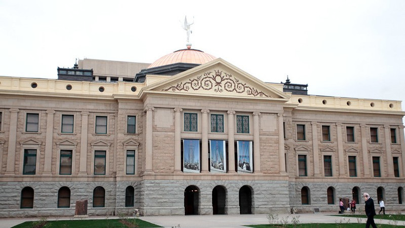 Panel OKs bill to help counties plan for data centers, reactors